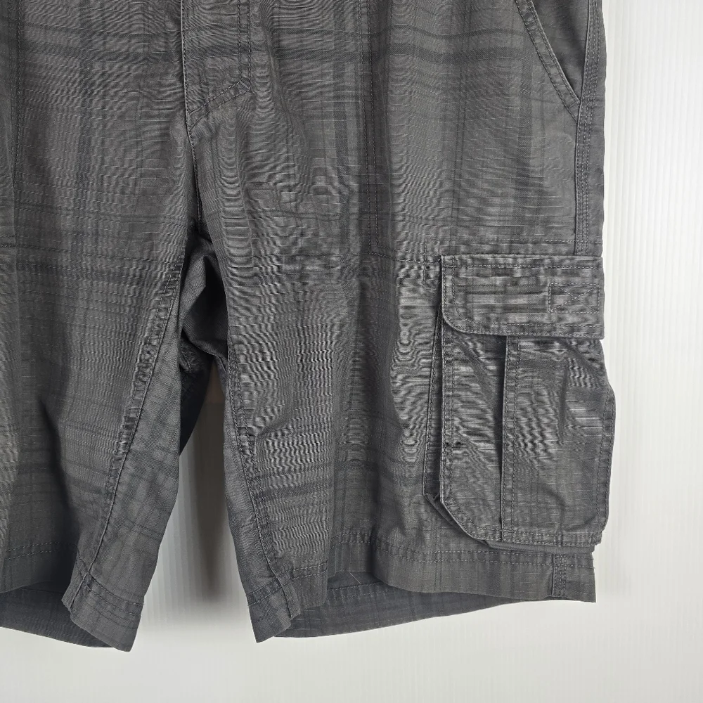 The North Face Men's Gray Plaid Cargo Shorts Size 38 Casual Hiking